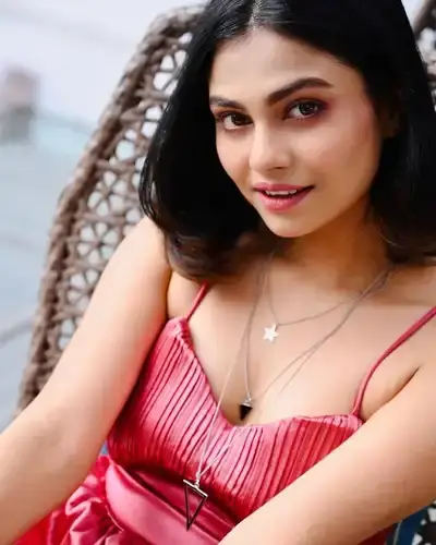 Call Girls Service in Sitalkuchi